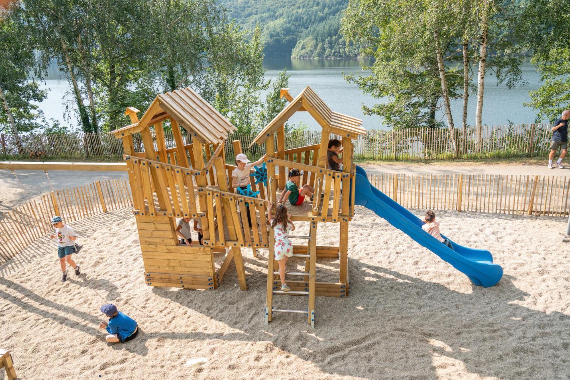 Camping La Source Therondels Zewnętrze zdjęcie