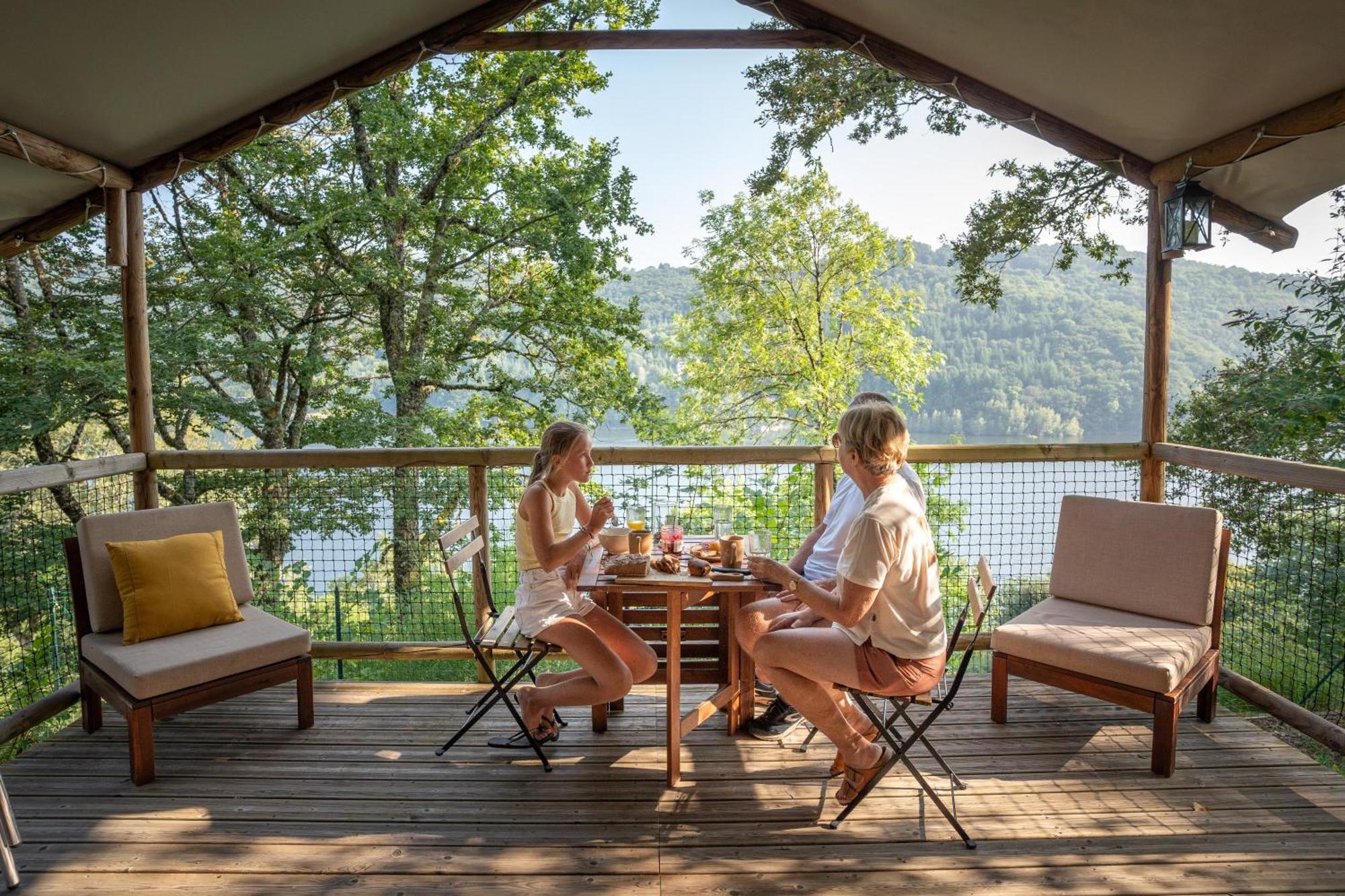 Camping La Source Therondels Zewnętrze zdjęcie