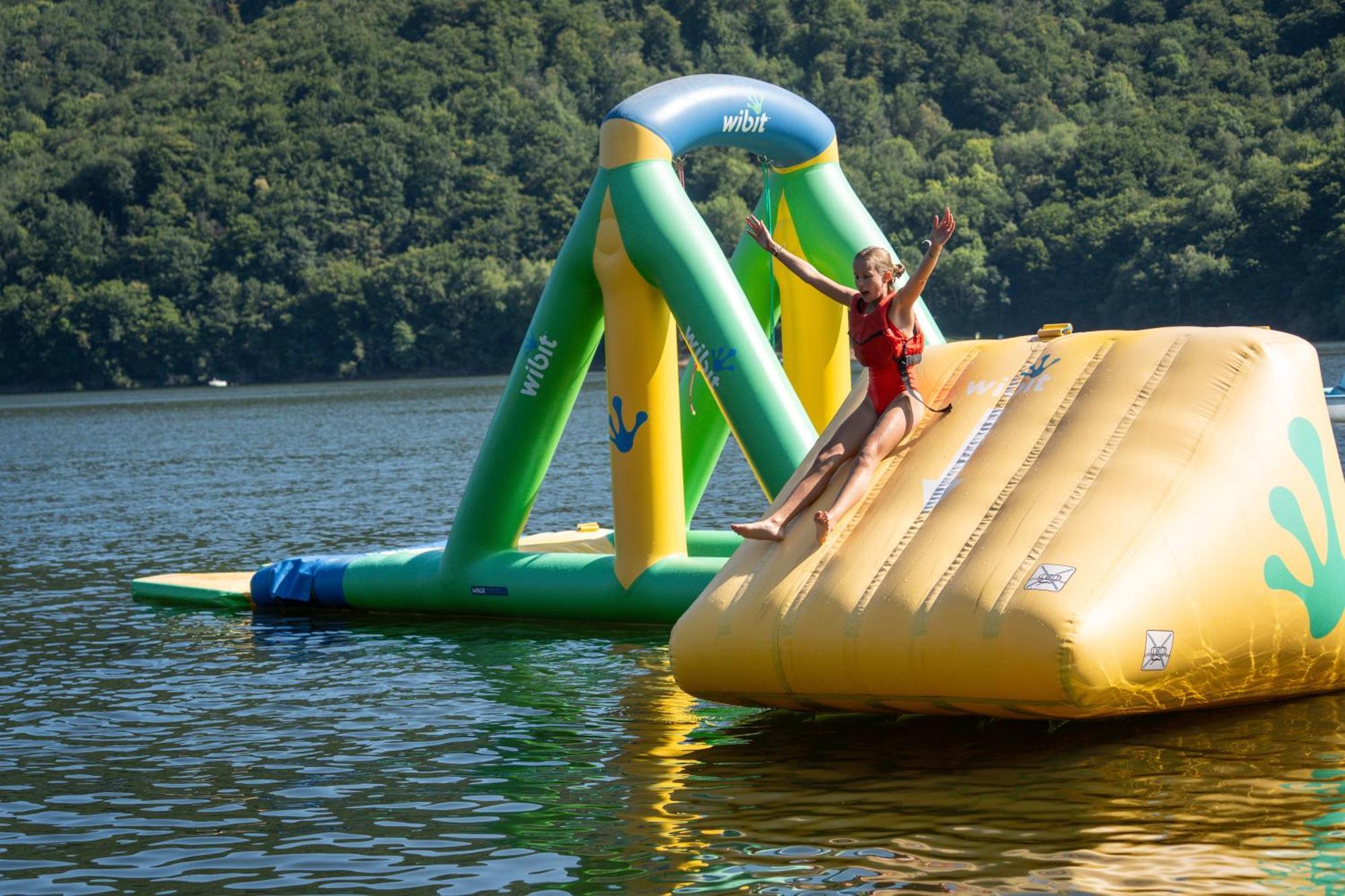 Camping La Source Therondels Zewnętrze zdjęcie