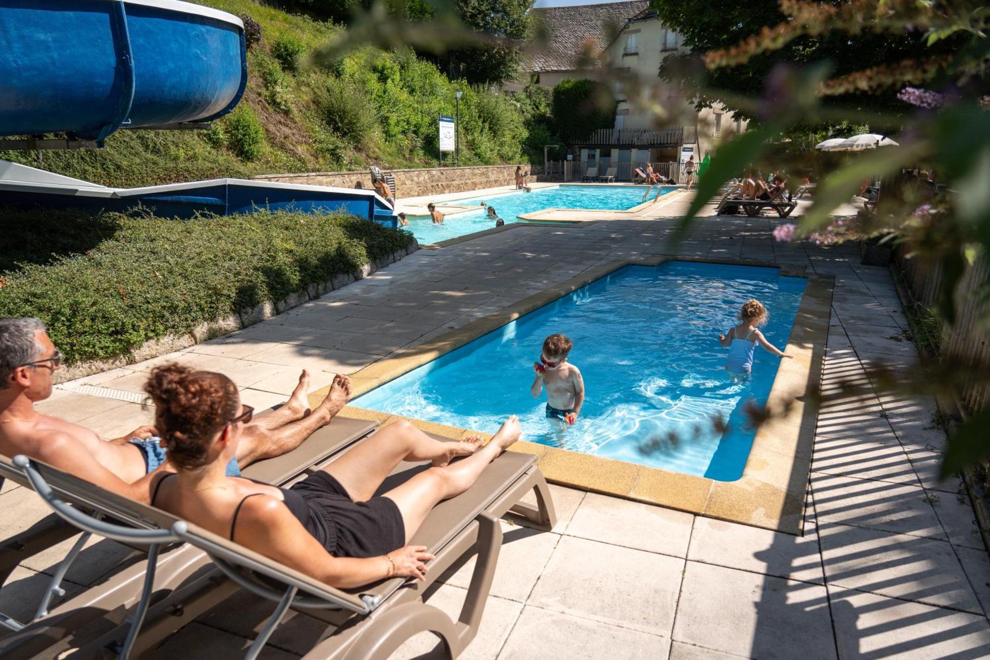 Camping La Source Therondels Zewnętrze zdjęcie