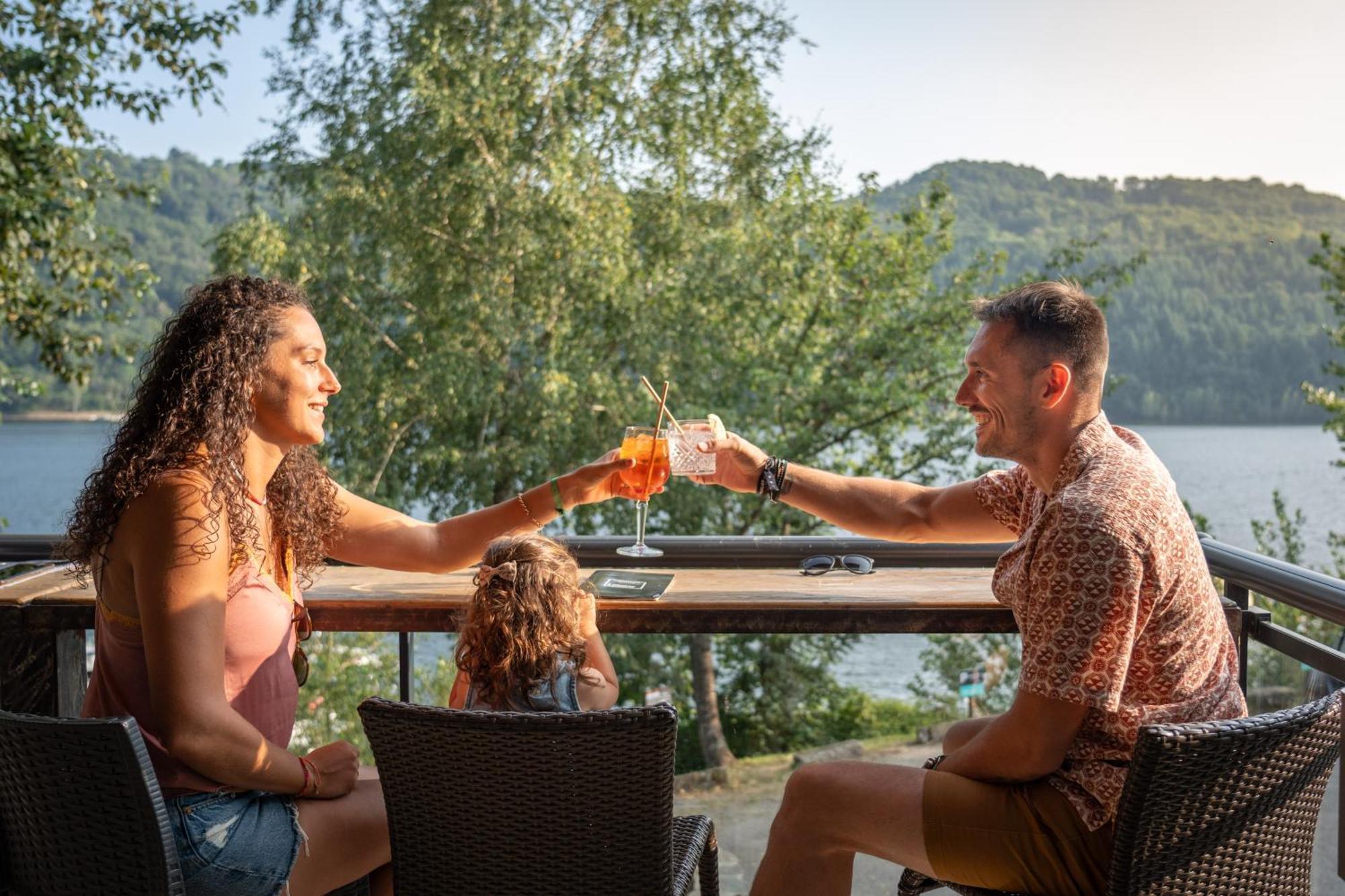 Camping La Source Therondels Zewnętrze zdjęcie