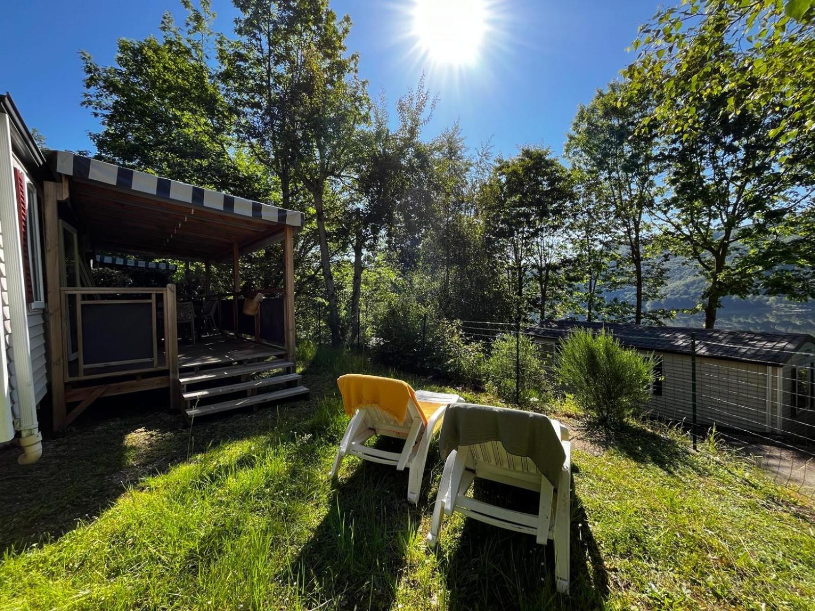 Camping La Source Therondels Zewnętrze zdjęcie
