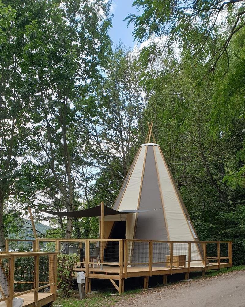 Camping La Source Therondels Zewnętrze zdjęcie
